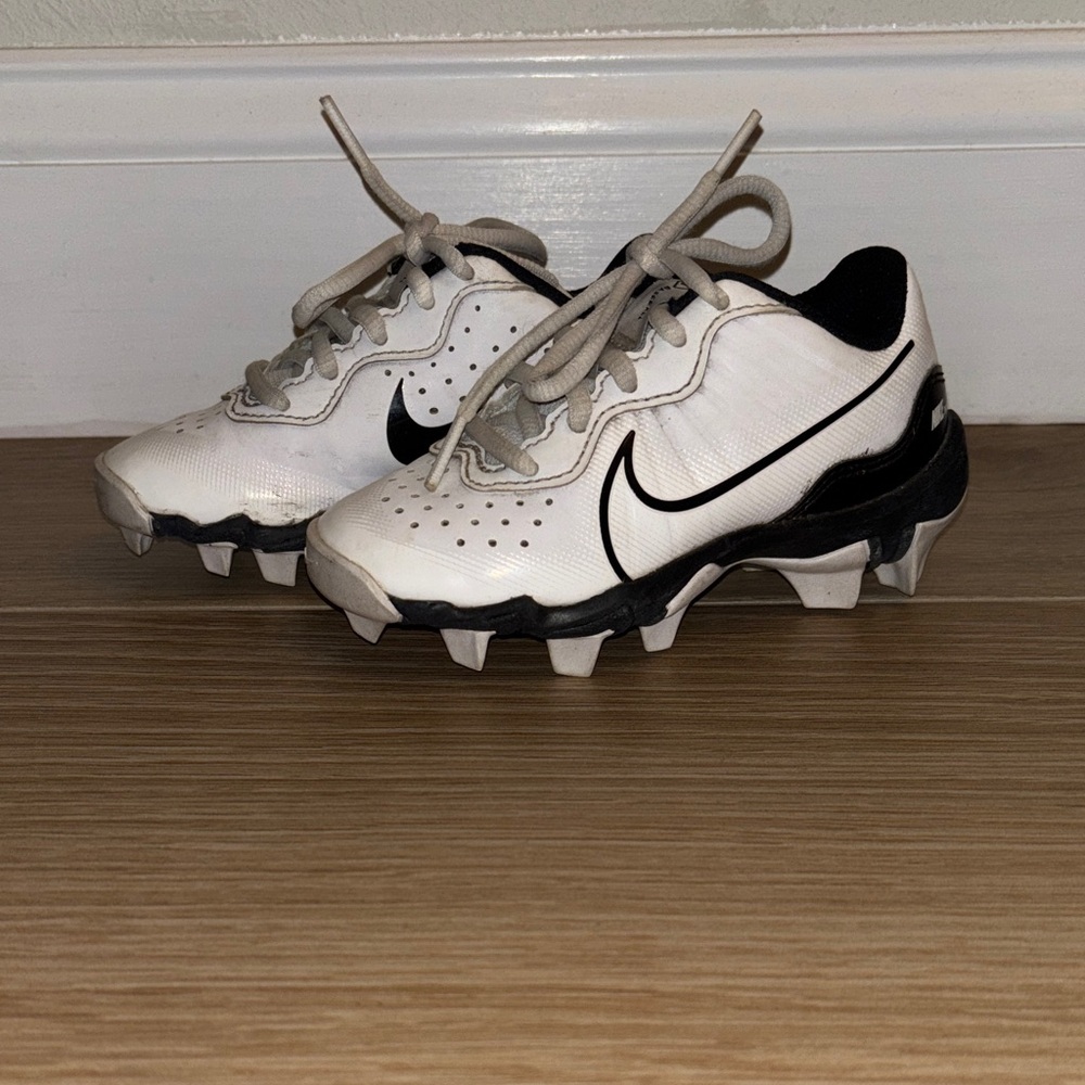 Kids White and Black nike Soccer Cleats